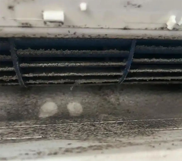 深泽空调吹的风有股烧焦味是怎么回事